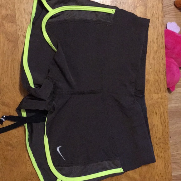 Nike running shorts - Picture 1 of 5